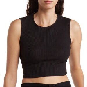 AREA STARS Women’s Black Scoop Neck Waffle Knit Cropped Tank Top